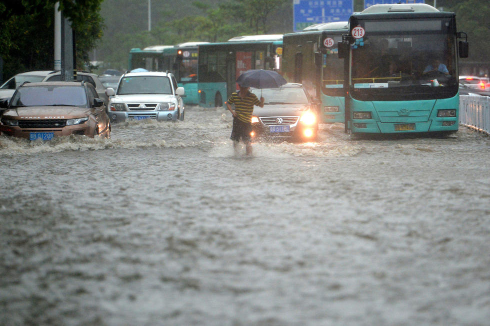 食品傳送帶廠家：廣東強(qiáng)降雨，你的快遞還好嗎